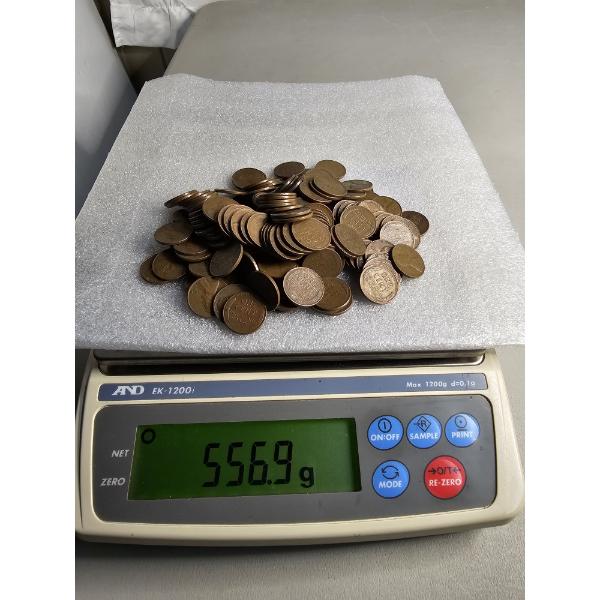 Lot of Assorted Wheat Pennies (556g) - AFV: $1.78 (estimated by weight)