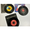 Image 6 : 3 Small Records - The Right Stuff Bryan Ferry - Great Oldies Collectables - Queen & David Bowie