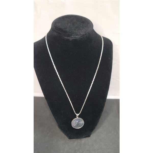 U.S 2002-D Ohio State Quarter Set In Bezel On 20" Sterling Silver Chain - Chain Weight: 12.7g
