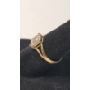 Image 2 : 14K Yellow Gold Ring With Clear Baguette Cut Stone - Size 6 - Weight: 1.5g