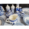 Image 5 : Huge Lot of Vintage Woods Ware Wood & Sons England Blue & White China Dishes
