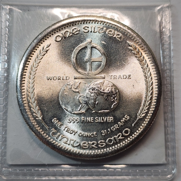 1972 Universaro World Trade One Troy Ounce .999 Fine Silver Round