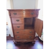 Image 2 : Quarter Sawn Oak Ladies Dresser