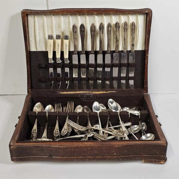 Vintage Normandy Rose Silver-Plated Flatware Canteen Set (5.6lbs)