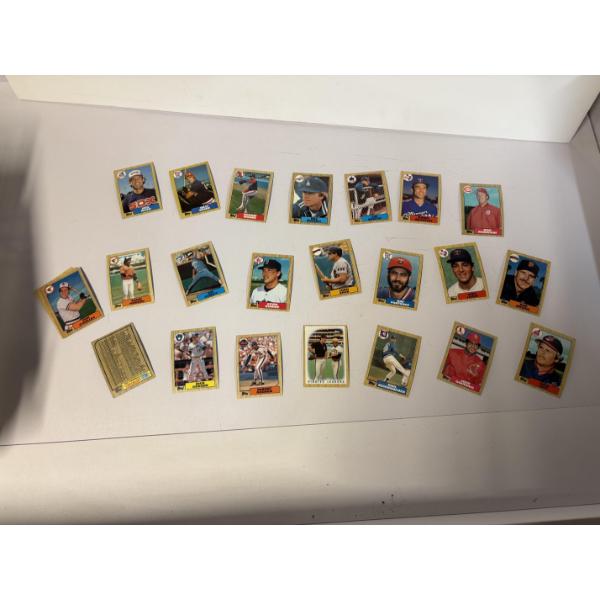 1987 Topps (1-792, Completed 11-16-92) - Includes Ted Simmons - Willie Hernandez - Ozzie Smith 