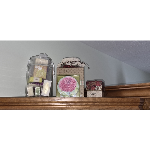 PICKUP IN NORTHFIELD - Home Decor Items As Shown - See Pics - (All Items noting "Pickup In Northfiel