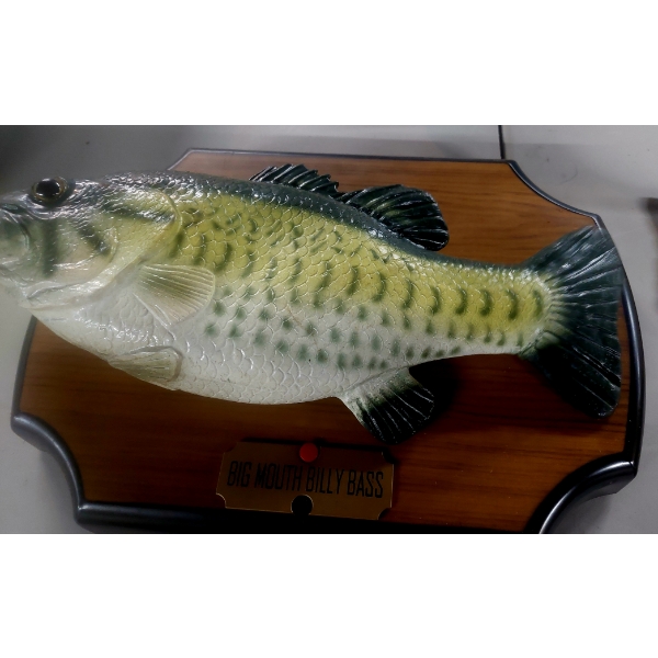 2 Pcs - Billy Bass Animated Singing Wall Plaque  (Works) & Grandma's Fish Story Wall Plaque