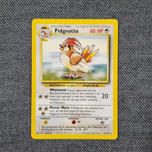 Pidgeotto 22/102 NON-Holo Rare Vintage Base Set Pokemon Trading Card in Near Mint Condition!