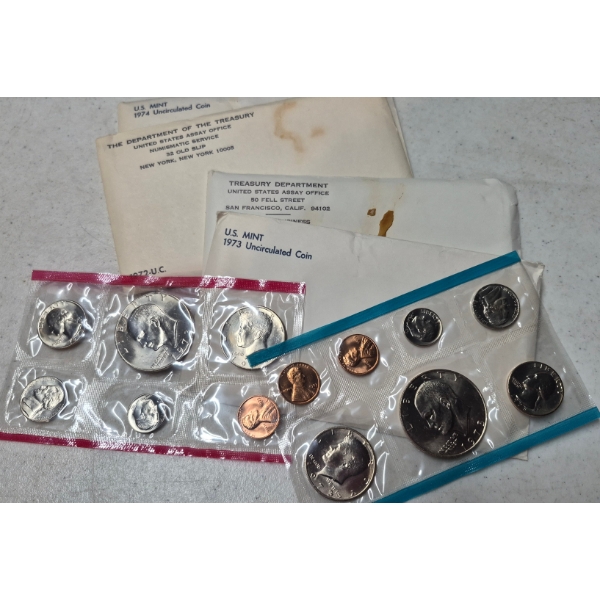 UNITED STATES COINS - 4 Pcs - U S UNCIRCULATED P & D MINT SETS - 1971 Thru 1974 In U S Mint Envelope