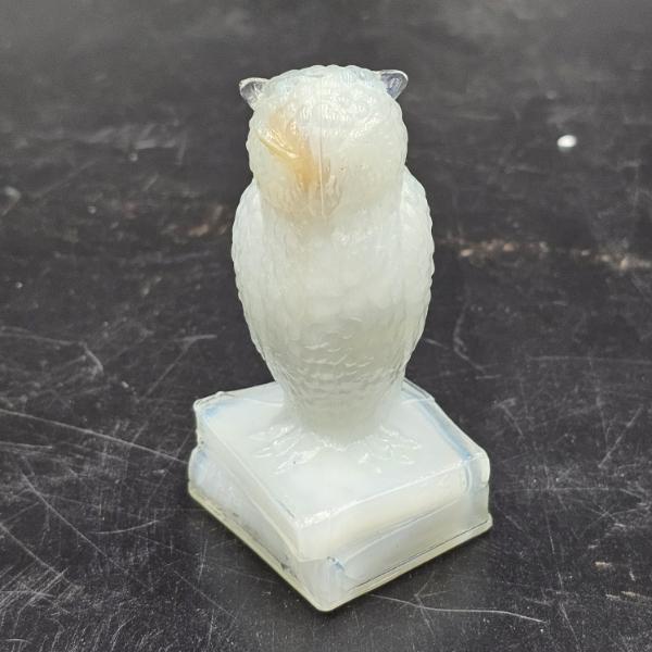 Vintage Uranium Degenhart Glass Wise Owl On Books Figurine - Opalescent