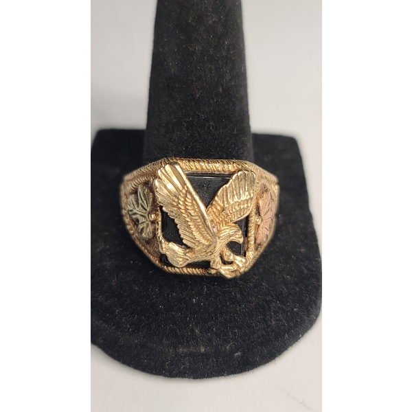 10K Yellow Gold Tri-Tone Men's Black Hills Gold Style Ring Featuring Black Onyx - Size 12 - Weight: 
