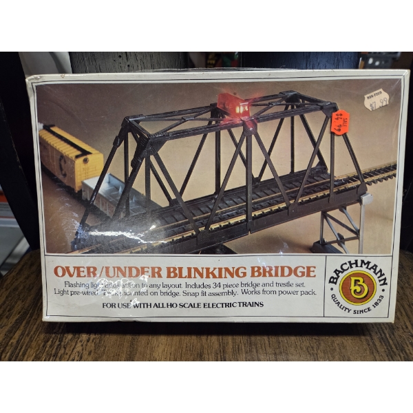 HO Scale Approximately 8'' Bachman Over/Under Bridge
