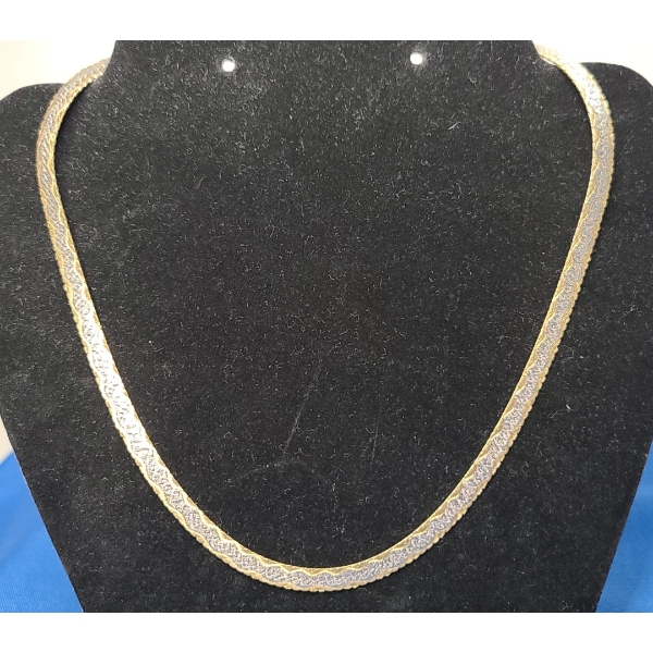 14K Yellow/White Gold Two-Tone Herringbone Chain Necklace - Weight: 20.4g