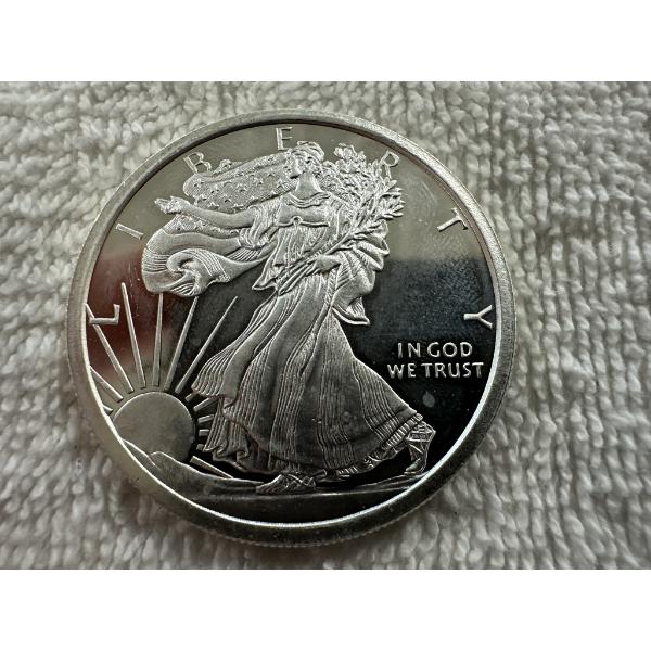 1 Troy oz .999 Silver Walking Liberty Motif Round