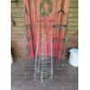 Image 1 : 2 Plant Crawlers, 4 Tomato Cages and 1 Plant Stand