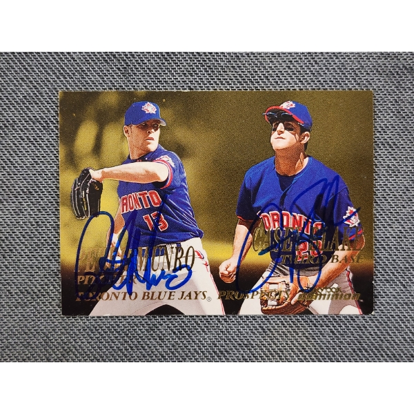DUAL HAND SIGNED Toronto Blue Jays Peter Munro & Casey Blake Skybox Fleer 2000 #284 Baseball Card