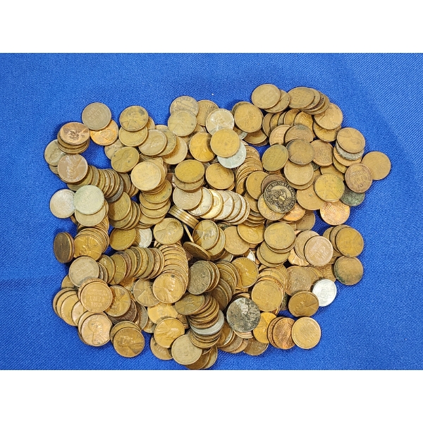 Large Assortment Coins: Mainly U.S. Lincoln Cents; Over 100 Coins 