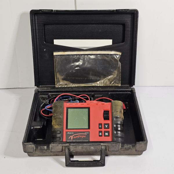 Vintage Snap-On Vantage MT2400 Diagnostic Power Graphing Meter wioth Original Case
