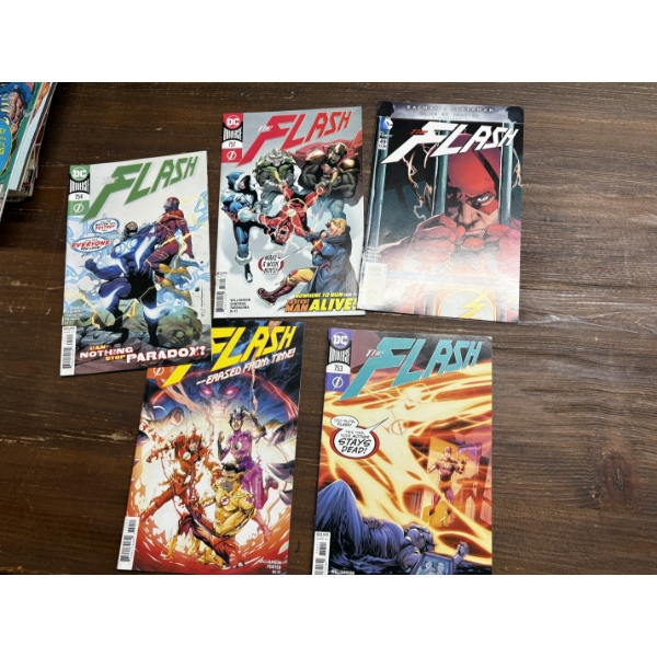 Flash Comic Books - 5 Comic Books - DC Comics - DC Universe