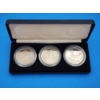 Image 1 : Lot of 3 1989-90 Niue $5 Commemorative Coins with Nice Display