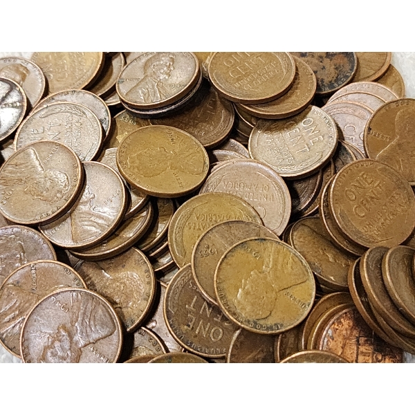 LARGE Collection of Around 300 Assorted United States Lincoln Pennies ~ Mostly Wheats!