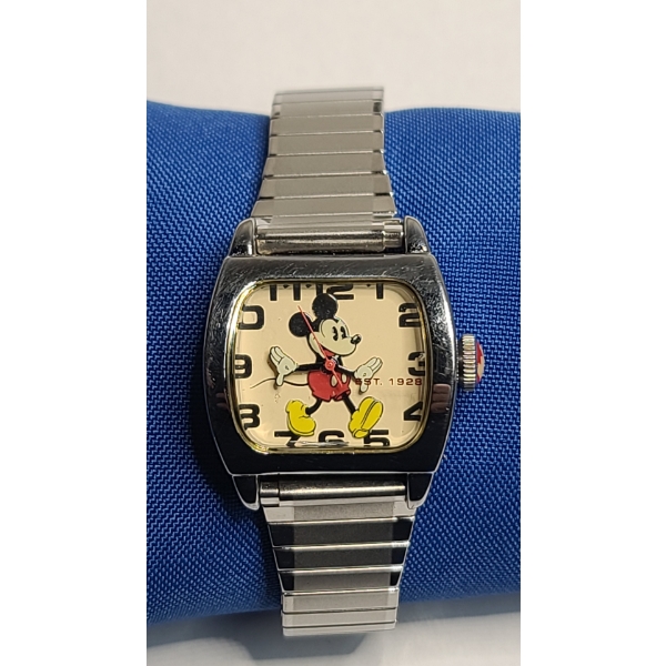Vintage Seiko Repop Walt Disney MICKEY MOUSE EST. 1928 Quartz Japan Movement Wristwatch 