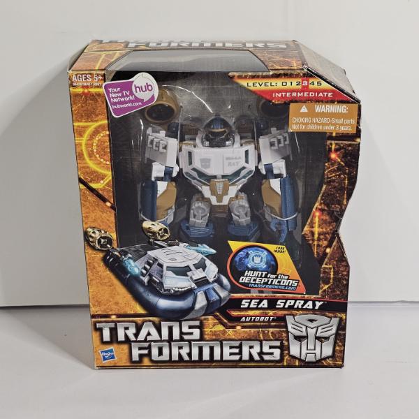 Transformers Hunt for the Decepticons Voyager Class Sea Spray Action Figure