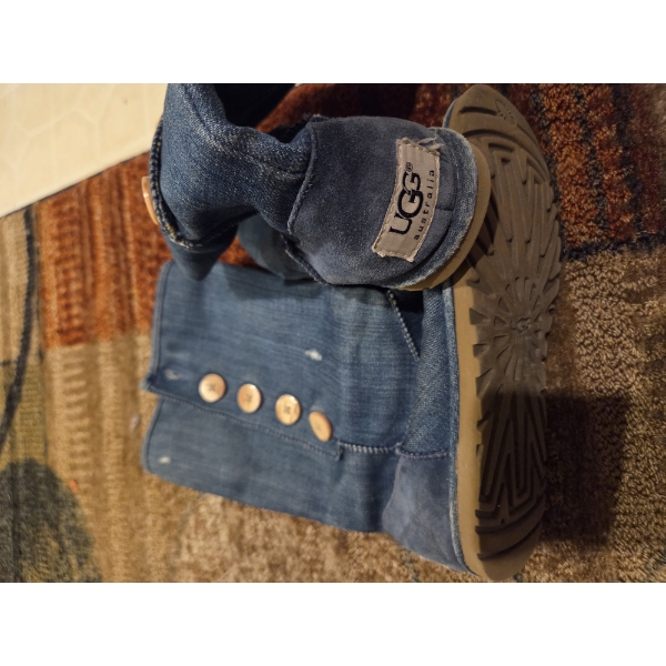 Blue Jean UGG Australia Size 7 Boots 