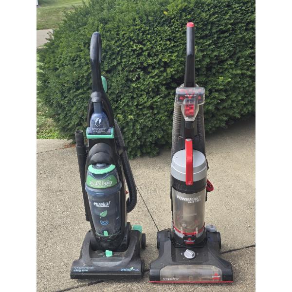 (2) Upright Vacuums - Eureka EnviroVac and Bissell PowerForvce Helix Turbo - Used