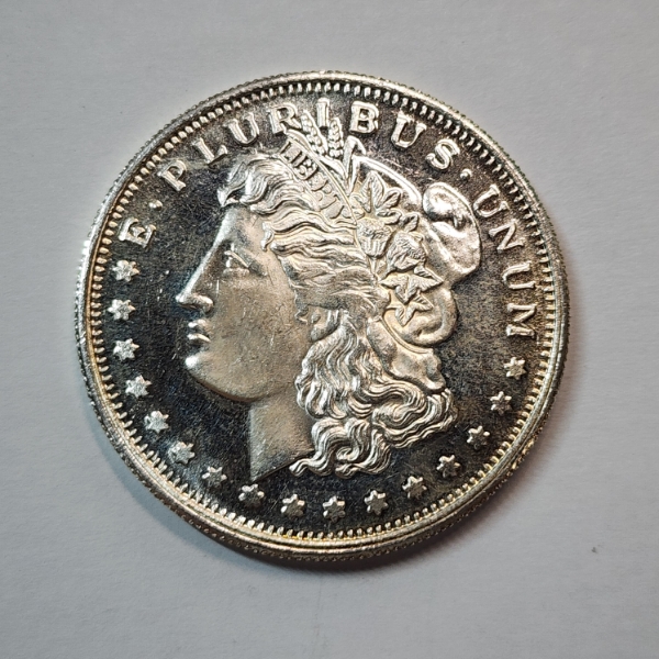 Morgan Dollar Design One Troy Ounce .999 Fine Silver Round 