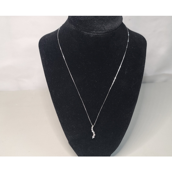 Women's 14K White Gold Diamond Journey 18" Necklace - Weight: 1.9g