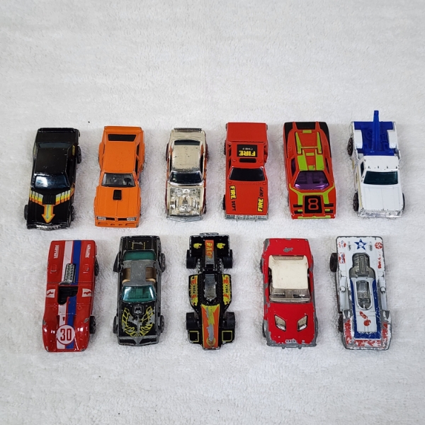 11 Assorted Vintage Diecast Toy Vehicles & Cars Including Hot Wheels & More!