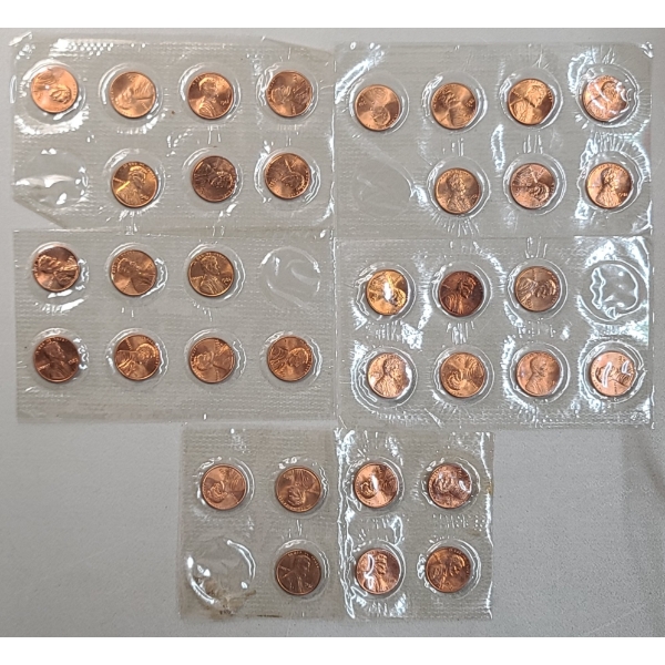 United States 1982/1982-D Uncirculated Lincoln Cents In Plastic Packaging - Face Value: $0.35
