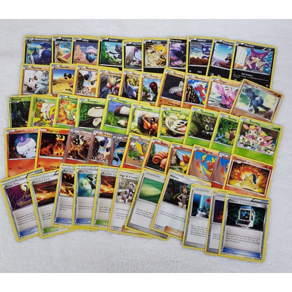 Lot of 50 Assorted Vintage Pokemon Trading Cards