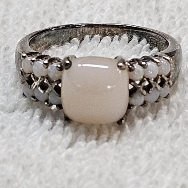 MAGNIFICENT!!! 925 Sterling Silver Cushion Cut Pink Opal Center Ring With Fire Opals - Size 9 (4.7g)