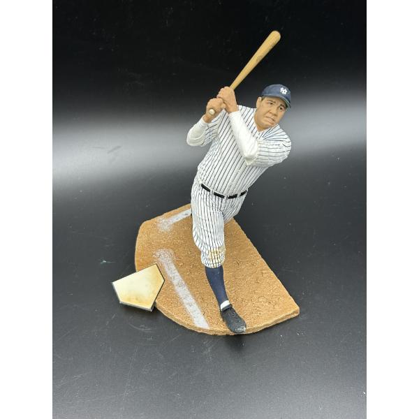 Babe Ruth Baseball Figurine - Cooperstown Series 2 HOF - ~6.5 inches - New York Yankees #3