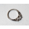 Image 4 : Vintage Avon White Fire Opal Ring w/ Two Rhinestones - Sterling Silver - Total Weight: 2.7g
