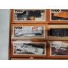 Image 19 : Vintage Tyco Electric Train Set with Cars, Tracks, and Accessories