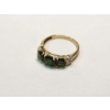 Image 5 : 10K Yellow Gold Ring with Three Large Green Stones - Size 7 - TW: 1.9g