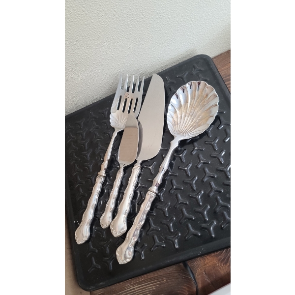 Sterling Silver Handled Reed & Barton Serving Utensils - Weight: 453.592g