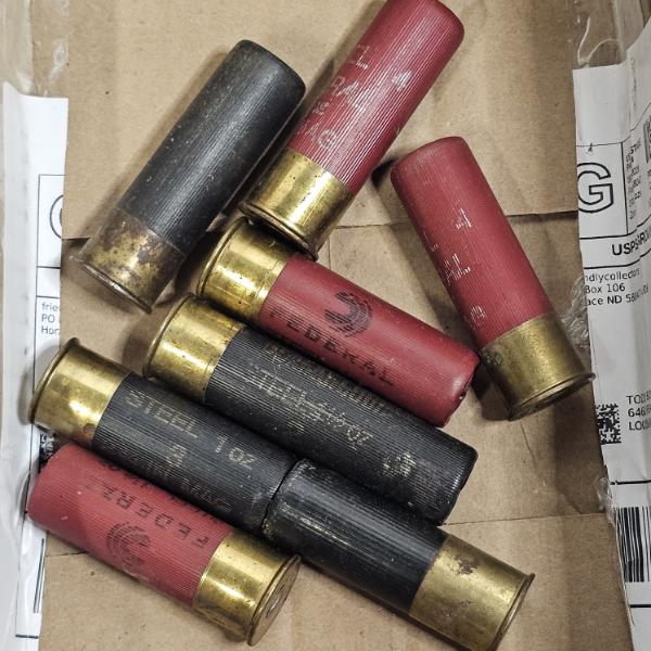 Assorted Lot Of Vintage 12 Gauge Red And Black Shotgun Shells, Remington Peters, And Federal