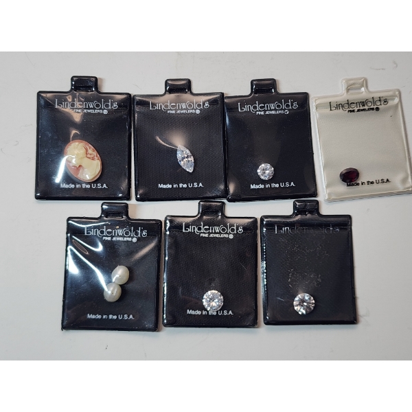 Lot of Lindenwold's Fine Jewelers Simulated Loose Gemstones, Pearls, and Cameo 