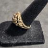 Image 2 : 10k Gold Ring with Flower Detail - 5.0 Gr