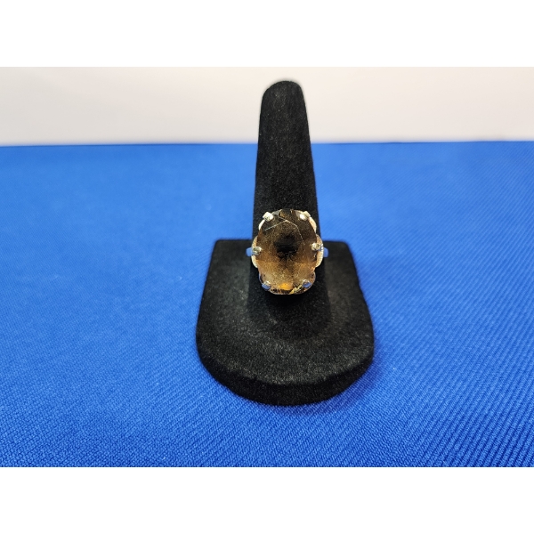 10K Gold Ring w/ Large Gemstone - Size 7 - 6.0g