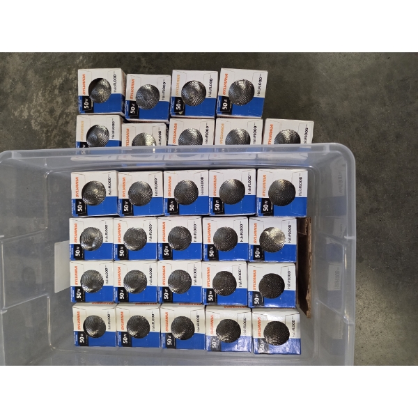 Brand New! 29 50 Watt Sylvania Halo Flood Bulbs In Plastic Storage Container