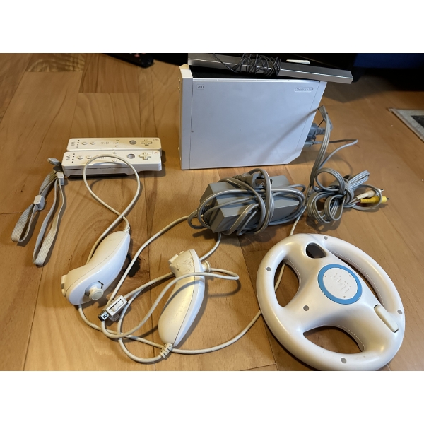Nintendo Wii Game System w/ Accessories 