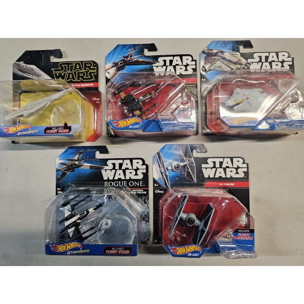 Lot of (5) Star Wars Aerial Vehicle Figures