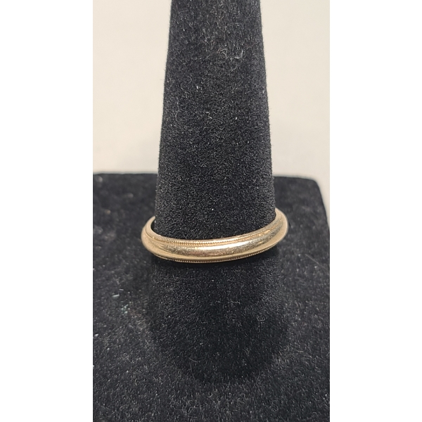 14K Yellow Gold Wedding Band Featuring Milgrain Edging - Size 7.5" - Weight: 2.9g