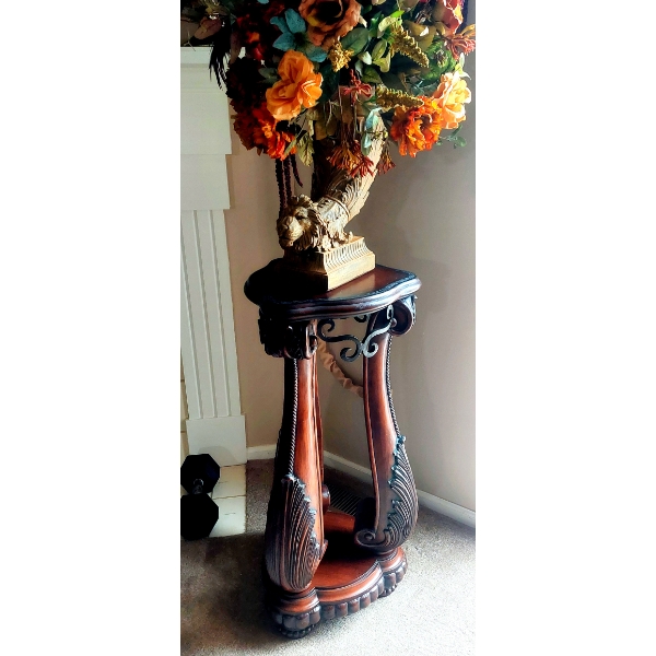 Antique Style Carved 3 Leg Tall Pedestal Display Stand - In as new condition.  36" Tall x 18"