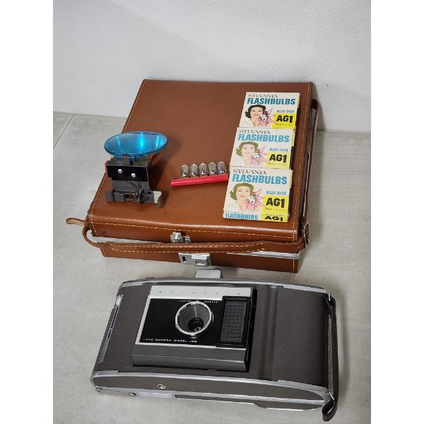 Polaroid Land Camera Model J66 In Travel Carry Case With Extra Bulbs & Flash Attachment